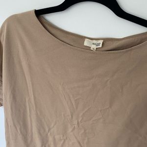 2/25✨Aritzia T-Shirt Dress